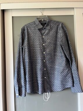 Casual Long-Sleeve Button-Down Shirt in Blue with Micro Print